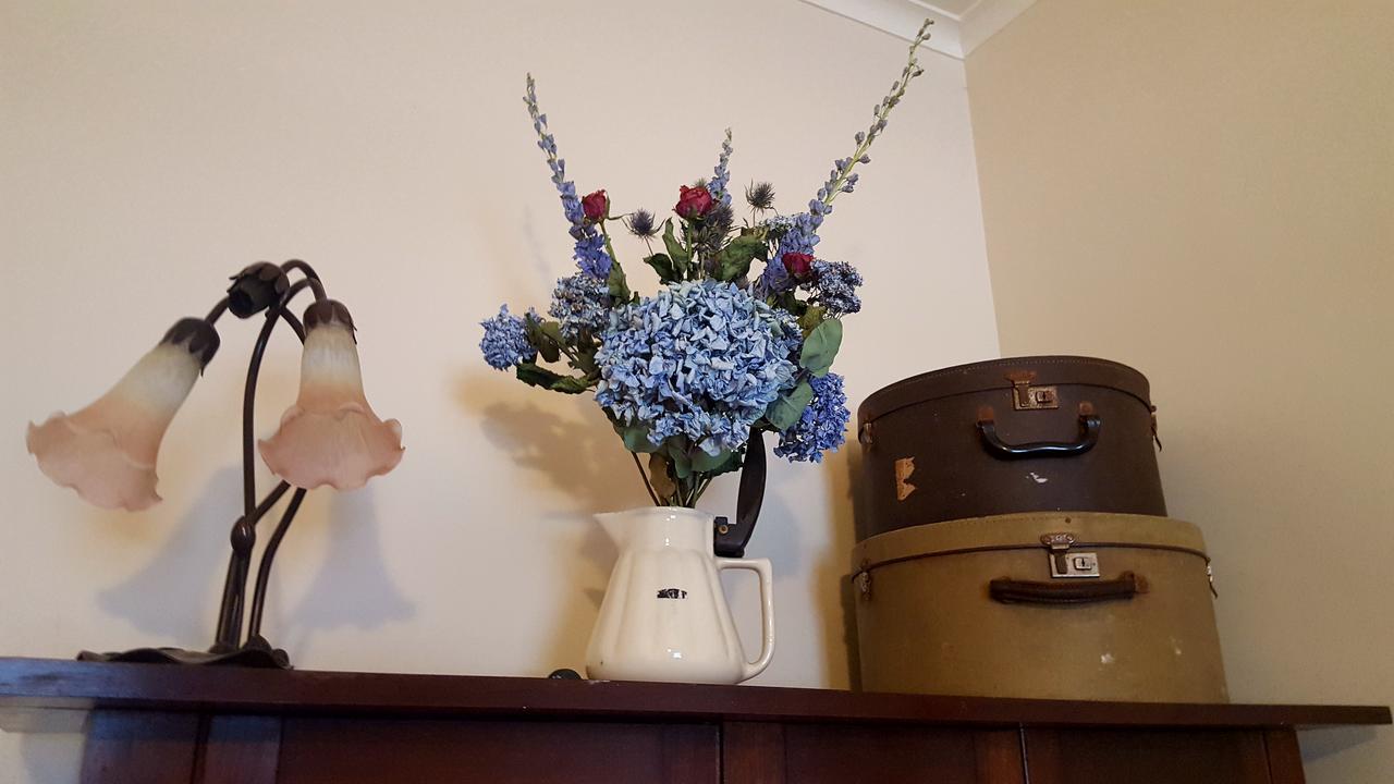 Blue Bell Inn Sorell Экстерьер фото