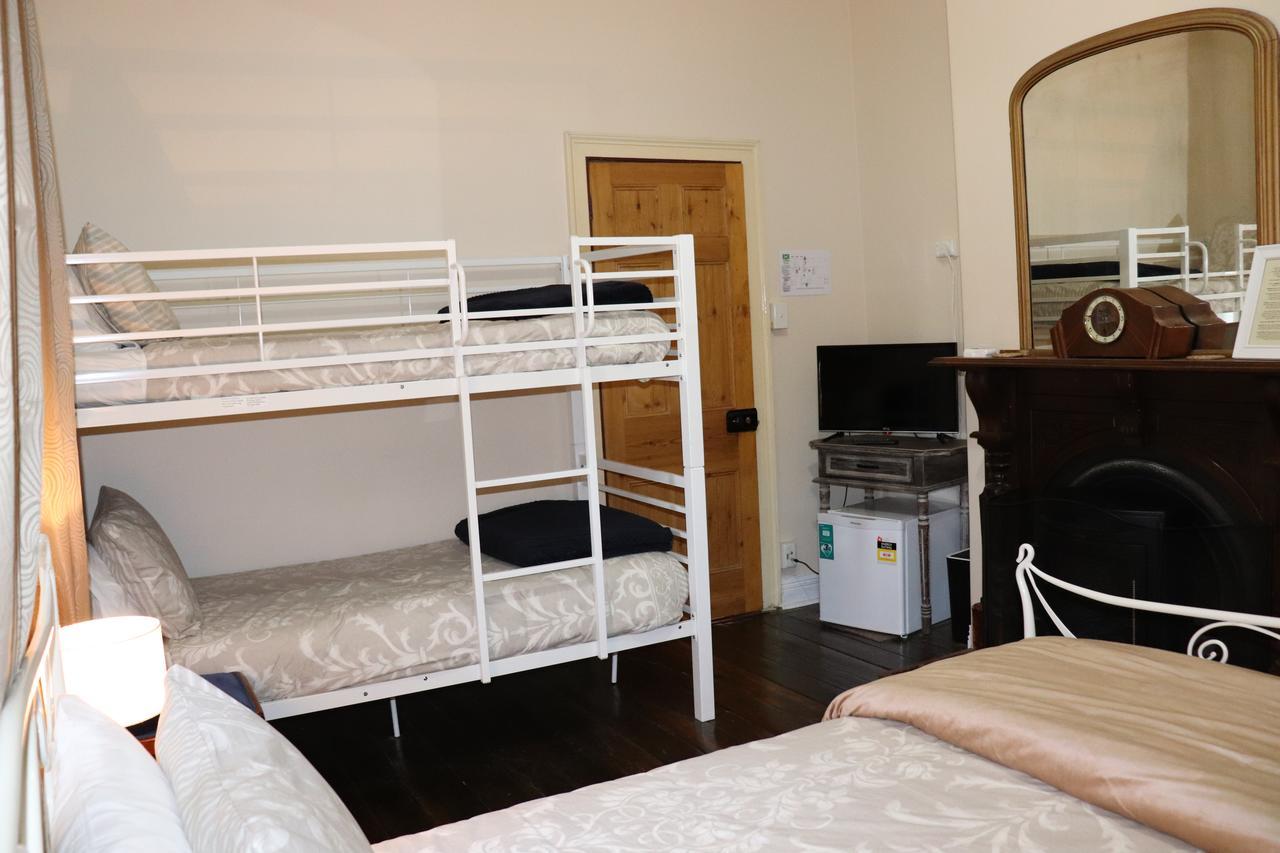 Blue Bell Inn Sorell Экстерьер фото