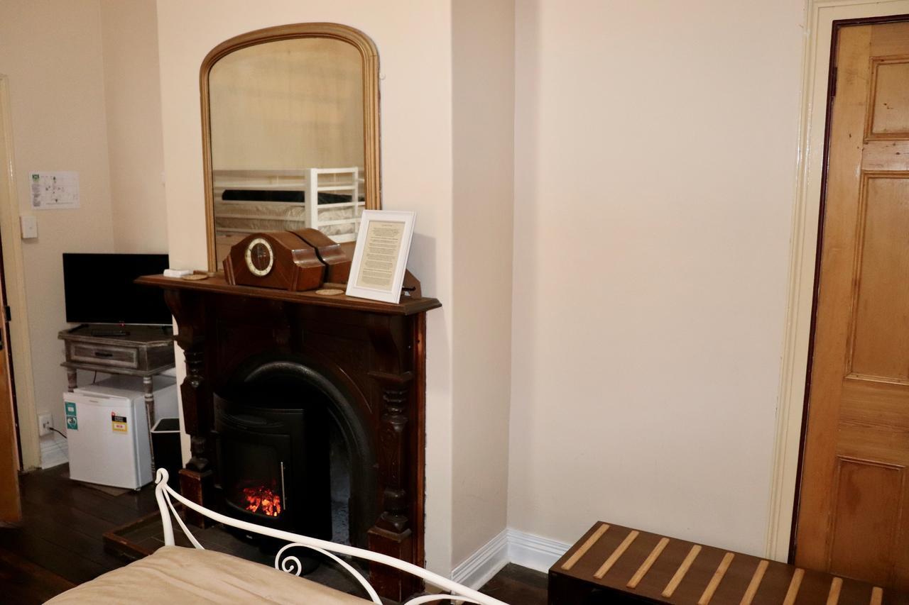 Blue Bell Inn Sorell Экстерьер фото
